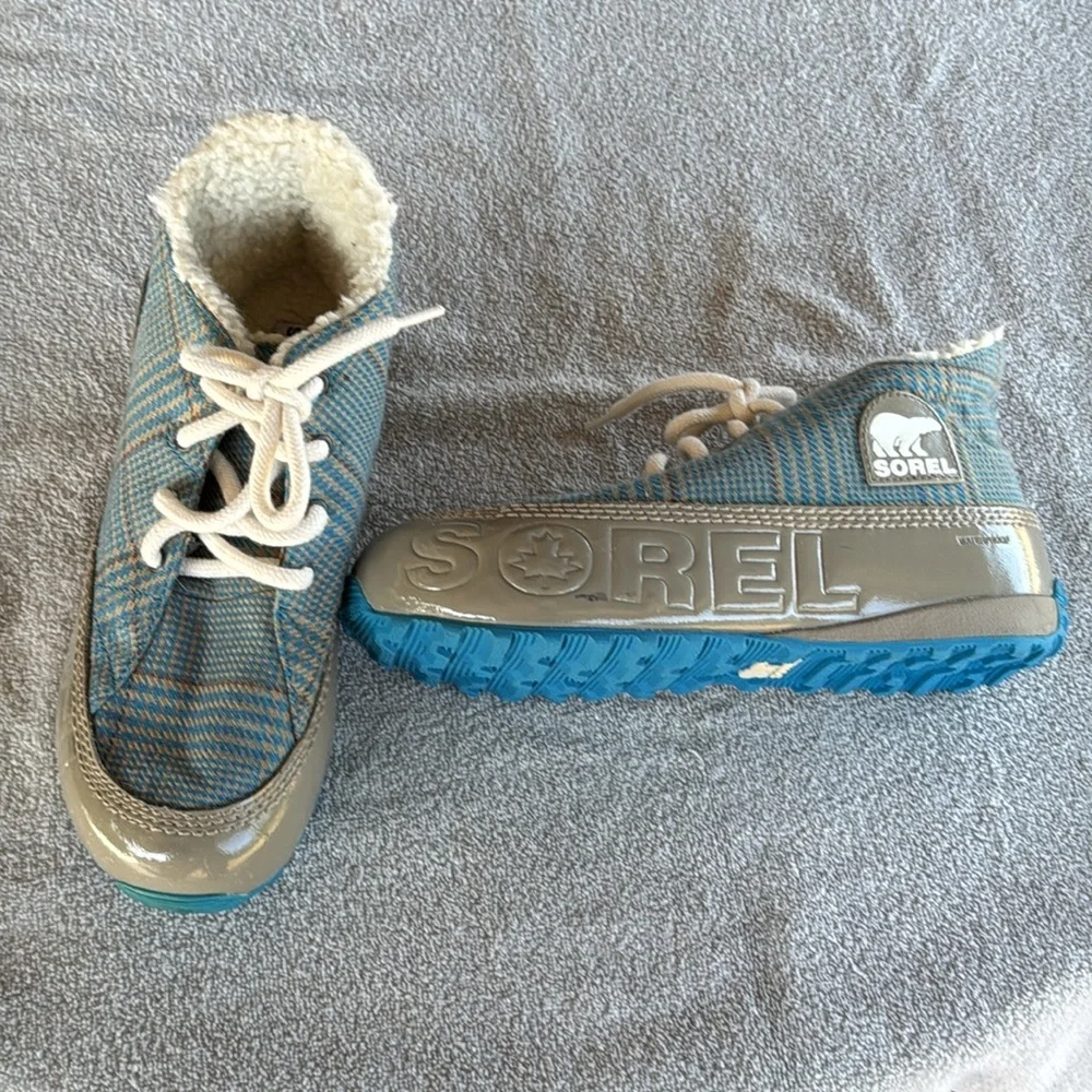 Sorel boots Sorel Hailey boot cloth womens size 8 Blue and‎ Tan Plaid Boots warm